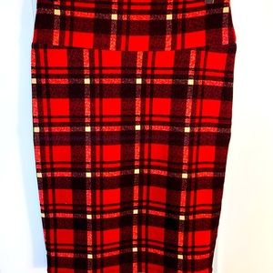 Small Red and black plaid Lularoe Cassie pencil skirt